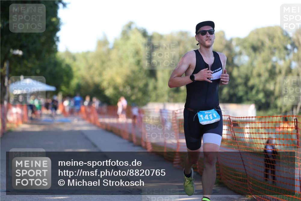 07.09.2025 - 19. Norderstedt Triathlon Michael Strokosch http://msf.ph/oto/8820765 07.09.2025 16:54:52 Laufen 870, 1411, 1443 meine-sportfotos.de