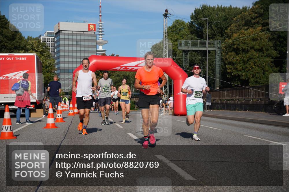 07.09.2025 - BARMER Alsterlauf Yannick Fuchs http://msf.ph/oto/8820769 07.09.2025 09:45:20 Laufen 2562, 2894, 5020, 8254 meine-sportfotos.de