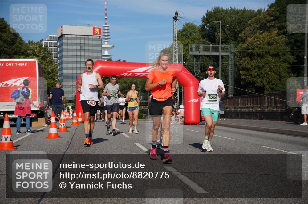 07.09.2025 - BARMER Alsterlauf Yannick Fuchs http://msf.ph/oto/8820775 07.09.2025 09:45:20 Laufen 2562, 2894, 8254, 5020 meine-sportfotos.de