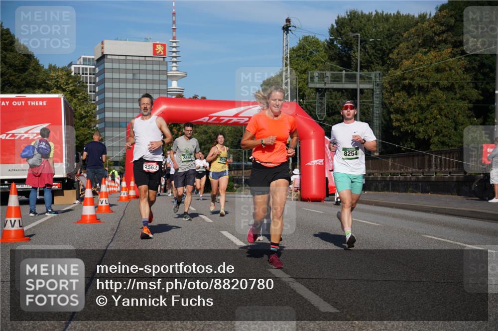 07.09.2025 - BARMER Alsterlauf Yannick Fuchs http://msf.ph/oto/8820780 07.09.2025 09:45:21 Laufen 2562, 2894, 8254, 502 meine-sportfotos.de