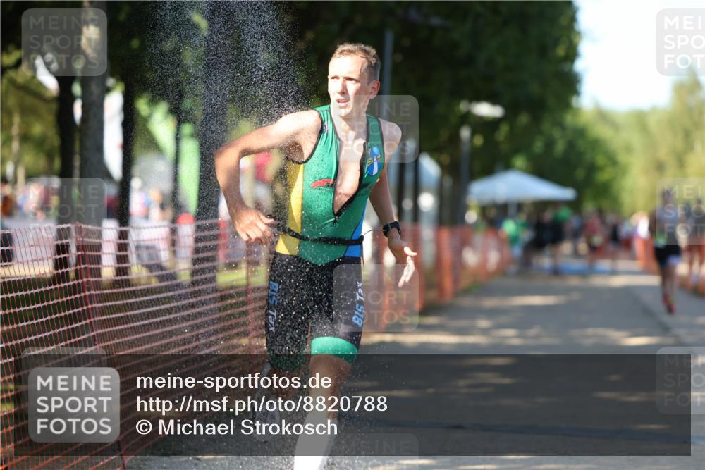 07.09.2025 - 19. Norderstedt Triathlon Michael Strokosch http://msf.ph/oto/8820788 07.09.2025 15:52:01 Laufen 449, 1506 meine-sportfotos.de