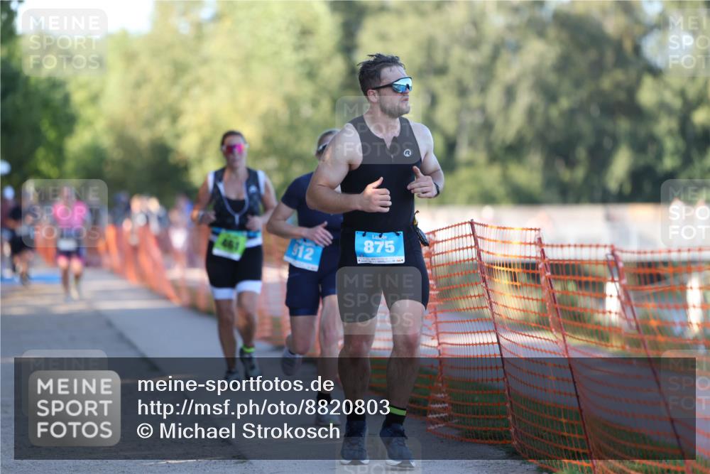 07.09.2025 - 19. Norderstedt Triathlon Michael Strokosch http://msf.ph/oto/8820803 07.09.2025 16:57:59 Laufen 461, 875, 912 meine-sportfotos.de