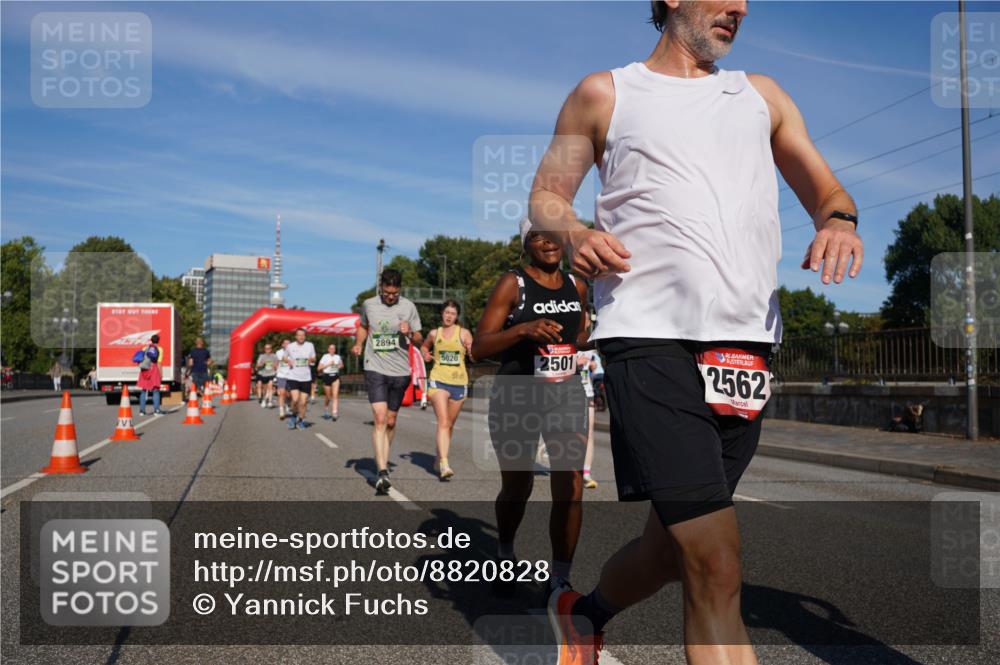 07.09.2025 - BARMER Alsterlauf Yannick Fuchs http://msf.ph/oto/8820828 07.09.2025 09:45:24 Laufen 2894, 5020, 2501, 36, 2562 meine-sportfotos.de