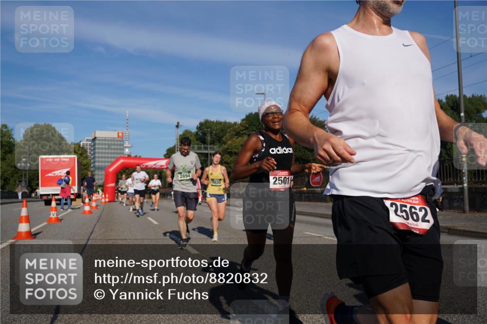 07.09.2025 - BARMER Alsterlauf Yannick Fuchs http://msf.ph/oto/8820832 07.09.2025 09:45:24 Laufen 2894, 5020, 2501, 2562 meine-sportfotos.de