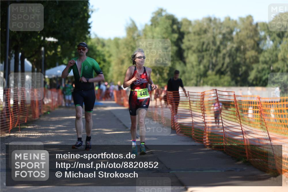 07.09.2025 - 19. Norderstedt Triathlon Michael Strokosch http://msf.ph/oto/8820852 07.09.2025 15:52:15 Laufen 440, 463, 1494 meine-sportfotos.de