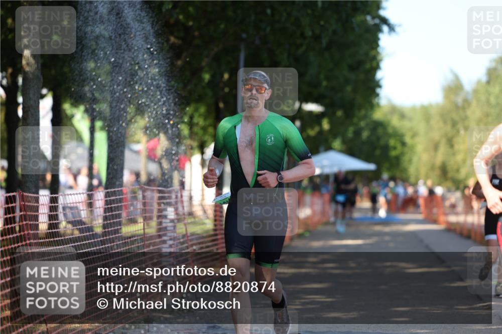 07.09.2025 - 19. Norderstedt Triathlon Michael Strokosch http://msf.ph/oto/8820874 07.09.2025 15:52:17 Laufen 440, 463, 1494 meine-sportfotos.de