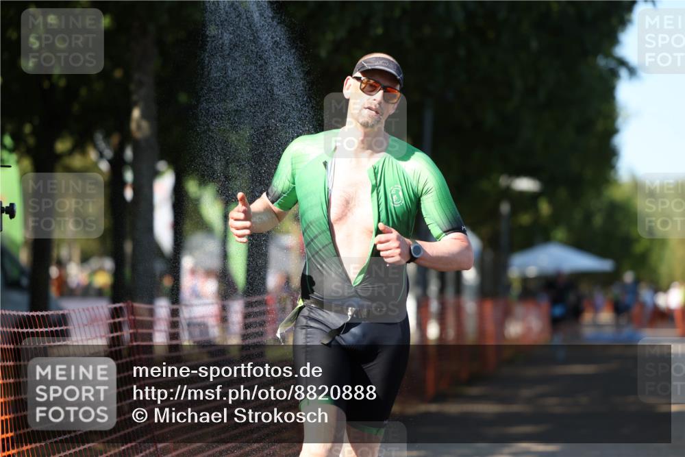 07.09.2025 - 19. Norderstedt Triathlon Michael Strokosch http://msf.ph/oto/8820888 07.09.2025 15:52:19 Laufen 440, 463, 1494 meine-sportfotos.de