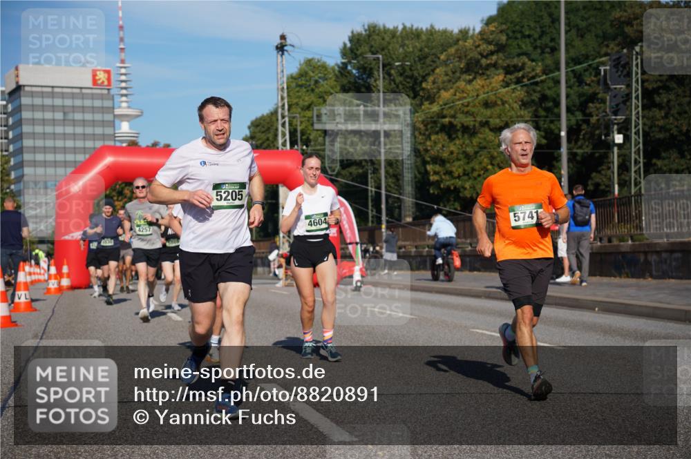 07.09.2025 - BARMER Alsterlauf Yannick Fuchs http://msf.ph/oto/8820891 07.09.2025 09:45:27 Laufen 4257, 5864, 5205, 4604, 5741 meine-sportfotos.de