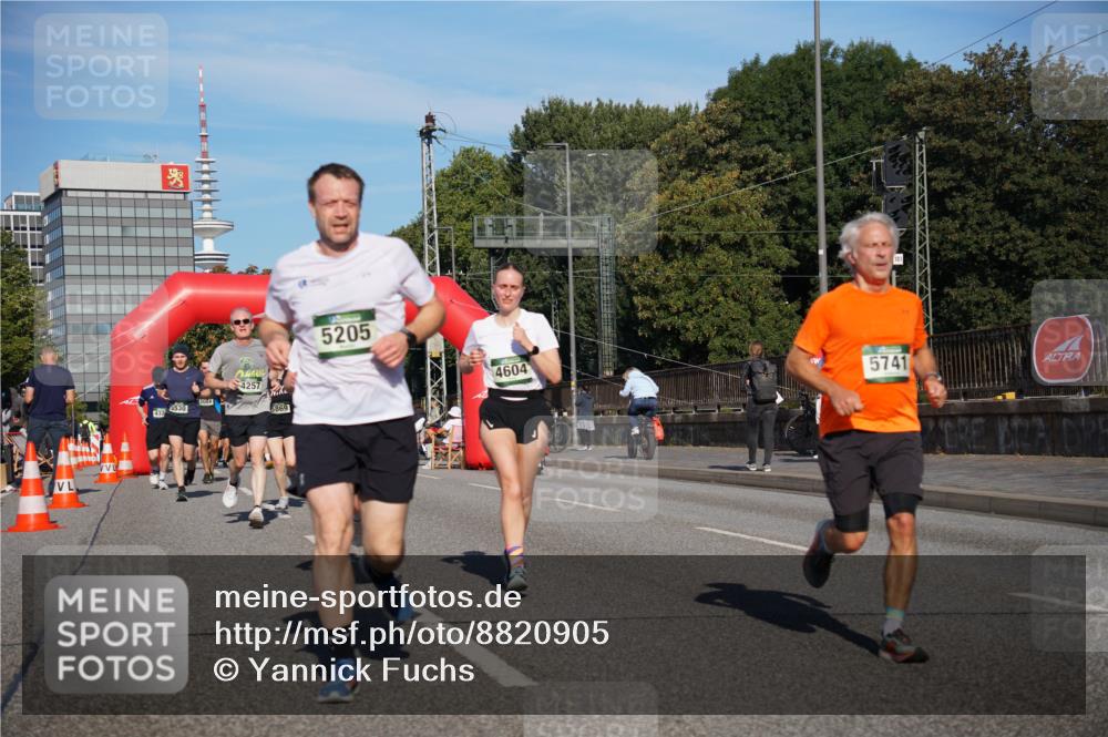 07.09.2025 - BARMER Alsterlauf Yannick Fuchs http://msf.ph/oto/8820905 07.09.2025 09:45:27 Laufen 432, 2084, 6530, 4257, 5869, 5205, 4604, 5741 meine-sportfotos.de