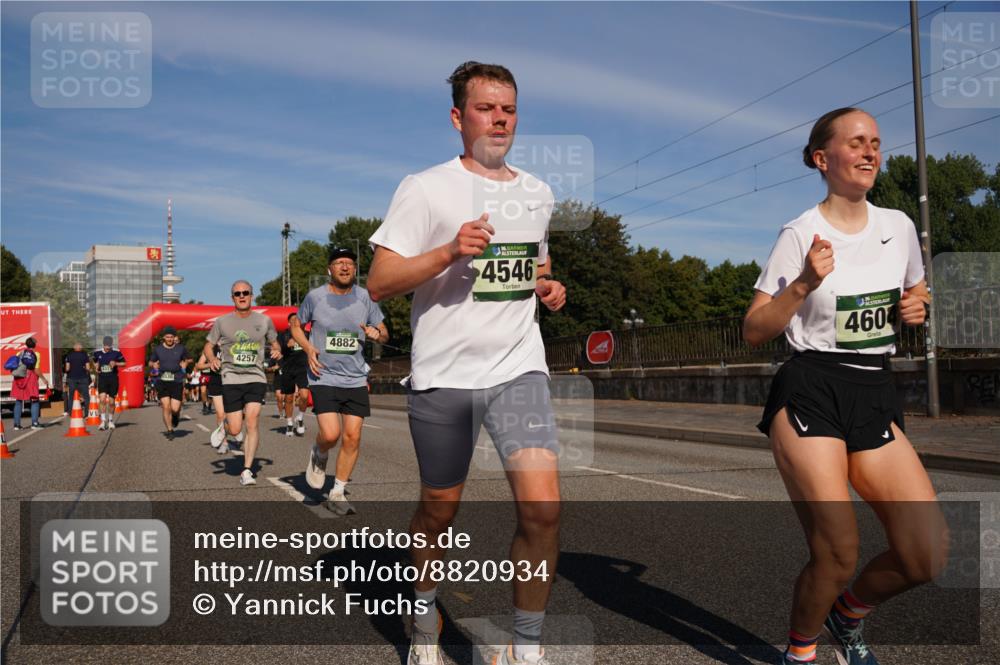 07.09.2025 - BARMER Alsterlauf Yannick Fuchs http://msf.ph/oto/8820934 07.09.2025 09:45:29 Laufen 4257, 4882, 36, 4546, 6, 4604 meine-sportfotos.de