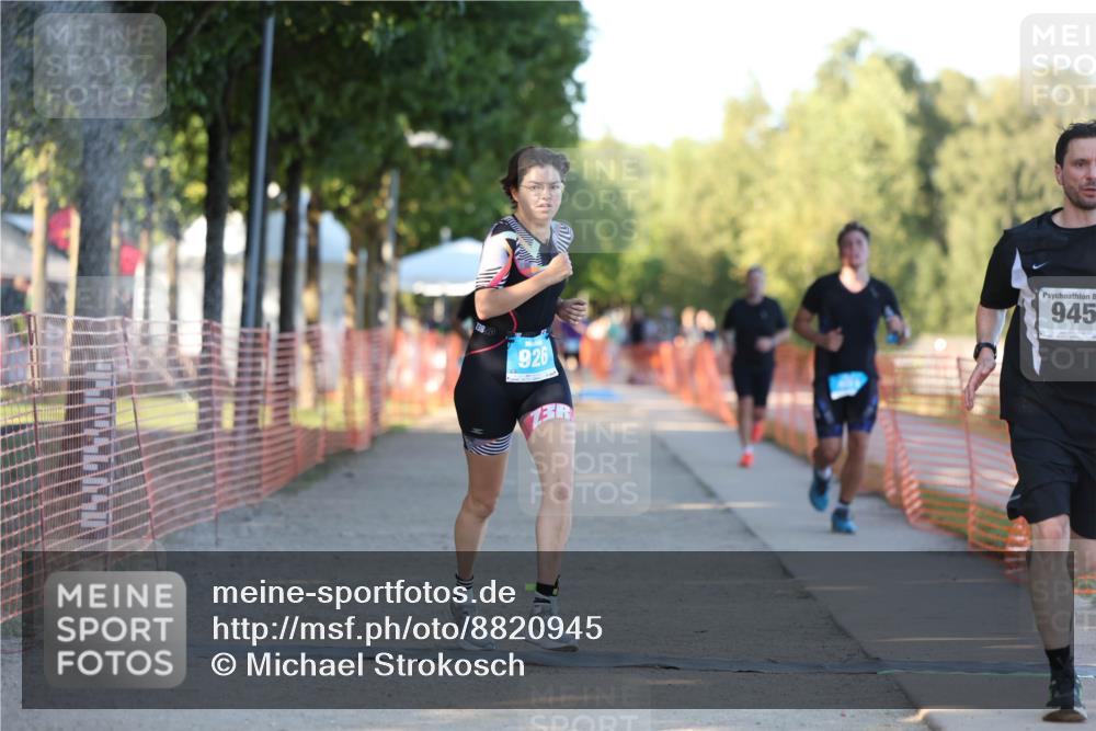07.09.2025 - 19. Norderstedt Triathlon Michael Strokosch http://msf.ph/oto/8820945 07.09.2025 16:59:00 Laufen 401, 866, 926, 945, 1413 meine-sportfotos.de