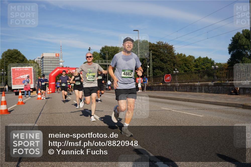07.09.2025 - BARMER Alsterlauf Yannick Fuchs http://msf.ph/oto/8820948 07.09.2025 09:45:30 Laufen 4882, 4257, 4740, 630, 5869 meine-sportfotos.de