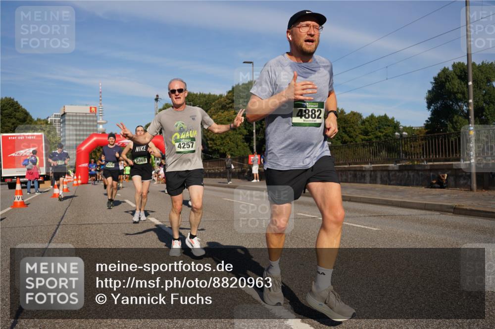 07.09.2025 - BARMER Alsterlauf Yannick Fuchs http://msf.ph/oto/8820963 07.09.2025 09:45:31 Laufen 6530, 5869, 4257, 36, 4882 meine-sportfotos.de