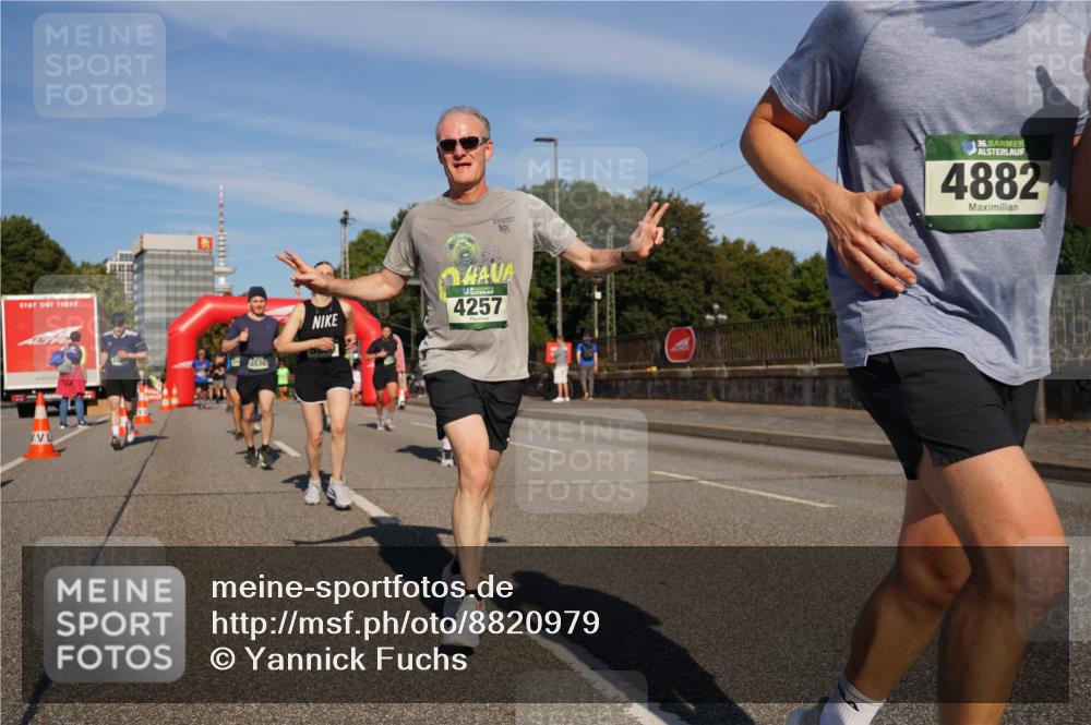 07.09.2025 - BARMER Alsterlauf Yannick Fuchs http://msf.ph/oto/8820979 07.09.2025 09:45:31 Laufen 19, 36, 4882, 5609, 4257 meine-sportfotos.de