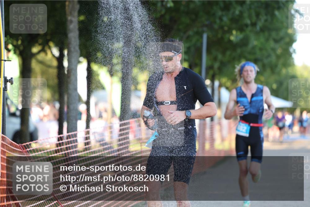 07.09.2025 - 19. Norderstedt Triathlon Michael Strokosch http://msf.ph/oto/8820981 07.09.2025 16:59:06 Laufen 401, 866, 1413 meine-sportfotos.de