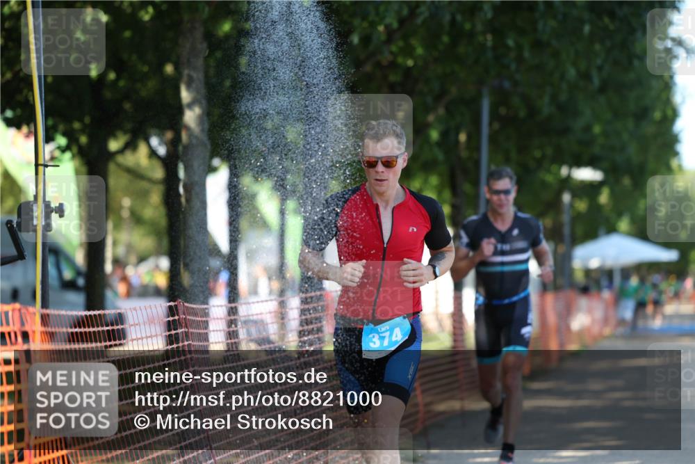 07.09.2025 - 19. Norderstedt Triathlon Michael Strokosch http://msf.ph/oto/8821000 07.09.2025 15:53:36 Laufen 1484 meine-sportfotos.de