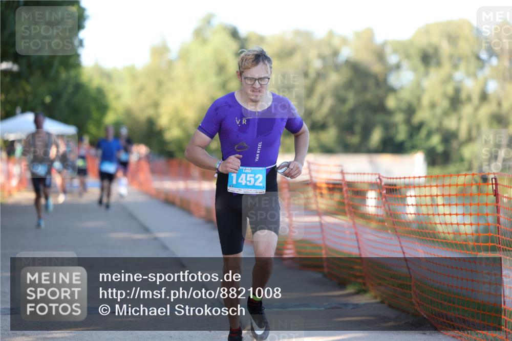 07.09.2025 - 19. Norderstedt Triathlon Michael Strokosch http://msf.ph/oto/8821008 07.09.2025 16:59:19 Laufen 1452 meine-sportfotos.de
