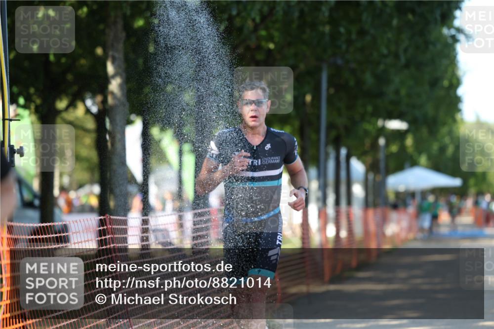 07.09.2025 - 19. Norderstedt Triathlon Michael Strokosch http://msf.ph/oto/8821014 07.09.2025 15:53:38 Laufen 1484 meine-sportfotos.de