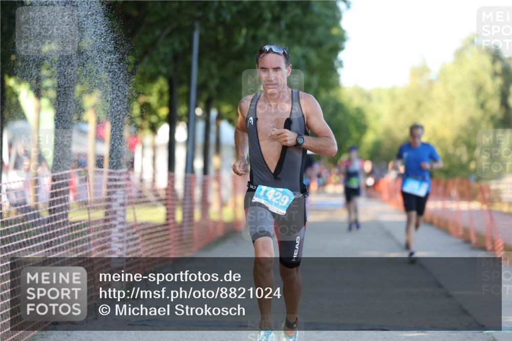 07.09.2025 - 19. Norderstedt Triathlon Michael Strokosch http://msf.ph/oto/8821024 07.09.2025 16:59:24 Laufen 890, 1045, 1568 meine-sportfotos.de
