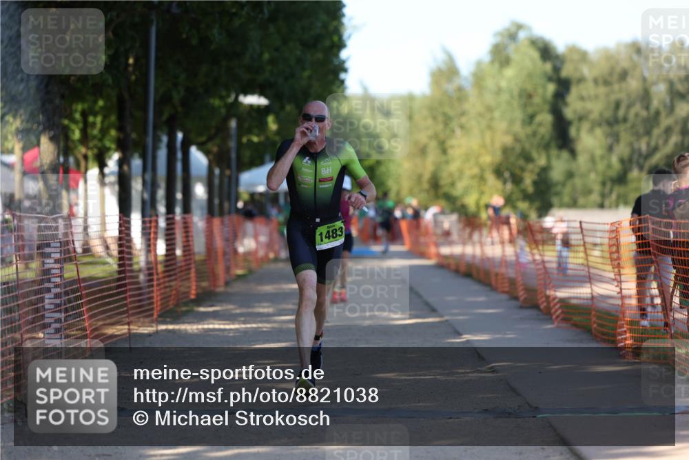 07.09.2025 - 19. Norderstedt Triathlon Michael Strokosch http://msf.ph/oto/8821038 07.09.2025 15:53:56 Laufen 464, 1483 meine-sportfotos.de