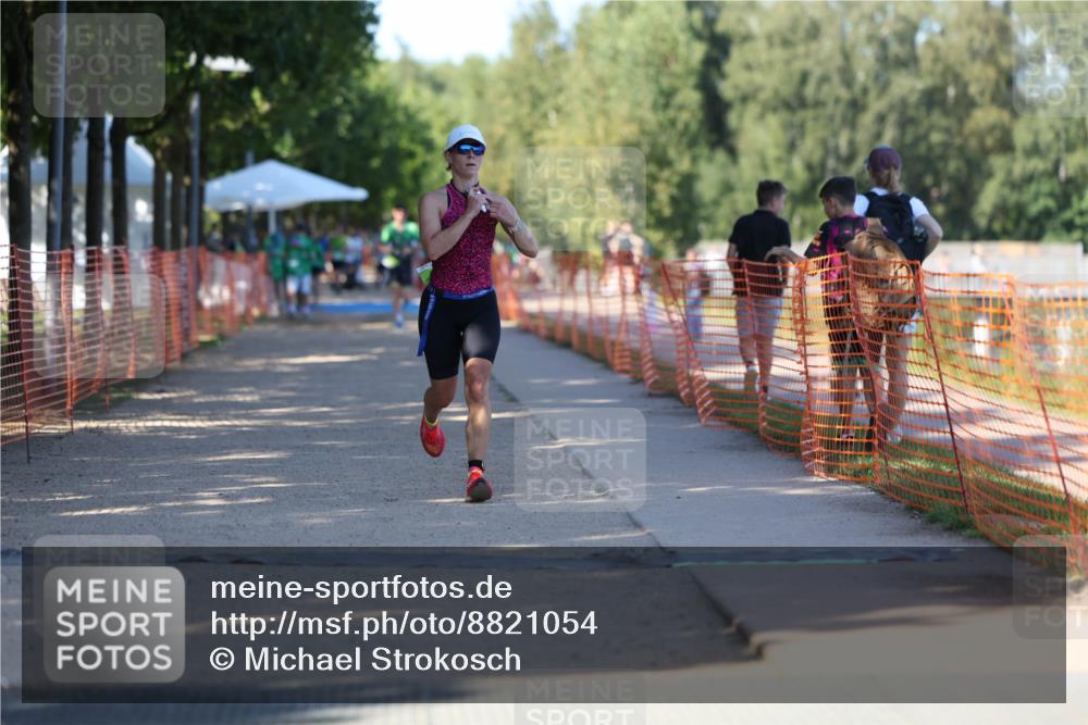 07.09.2025 - 19. Norderstedt Triathlon Michael Strokosch http://msf.ph/oto/8821054 07.09.2025 15:54:01 Laufen 464, 1483 meine-sportfotos.de