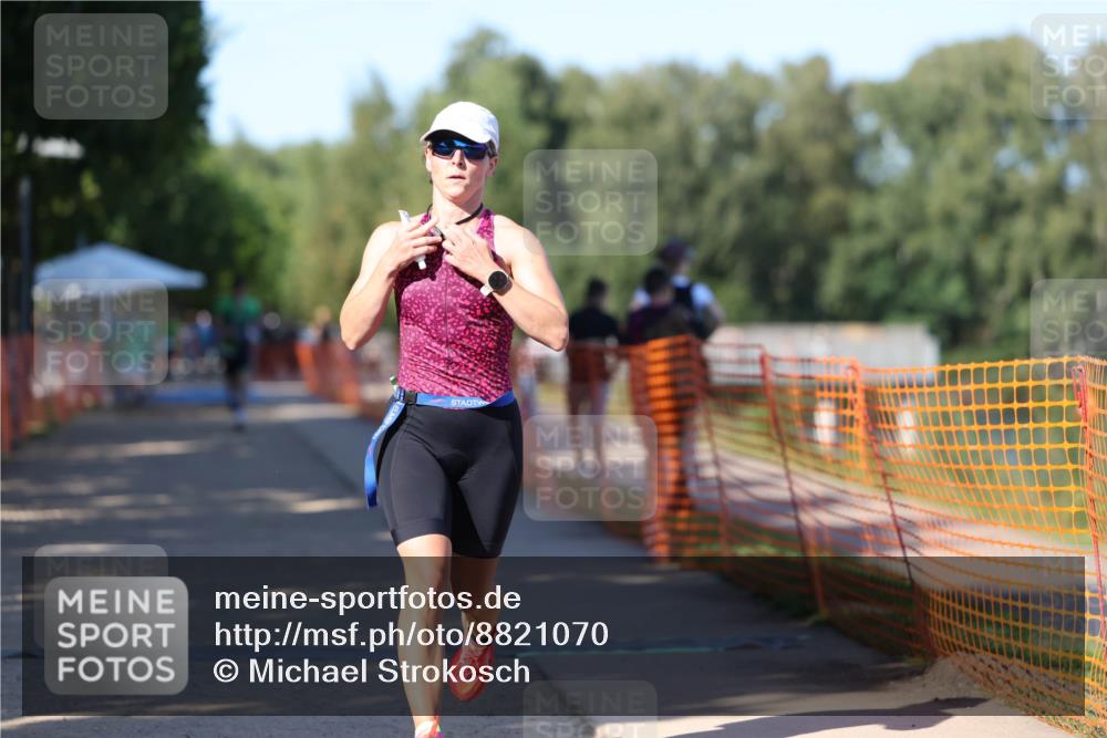 07.09.2025 - 19. Norderstedt Triathlon Michael Strokosch http://msf.ph/oto/8821070 07.09.2025 15:54:03 Laufen 464 meine-sportfotos.de