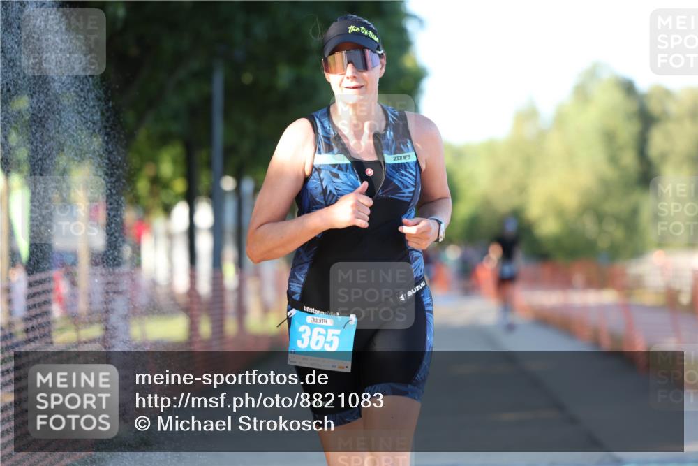 07.09.2025 - 19. Norderstedt Triathlon Michael Strokosch http://msf.ph/oto/8821083 07.09.2025 16:59:35 Laufen 923, 1045, 1568 meine-sportfotos.de