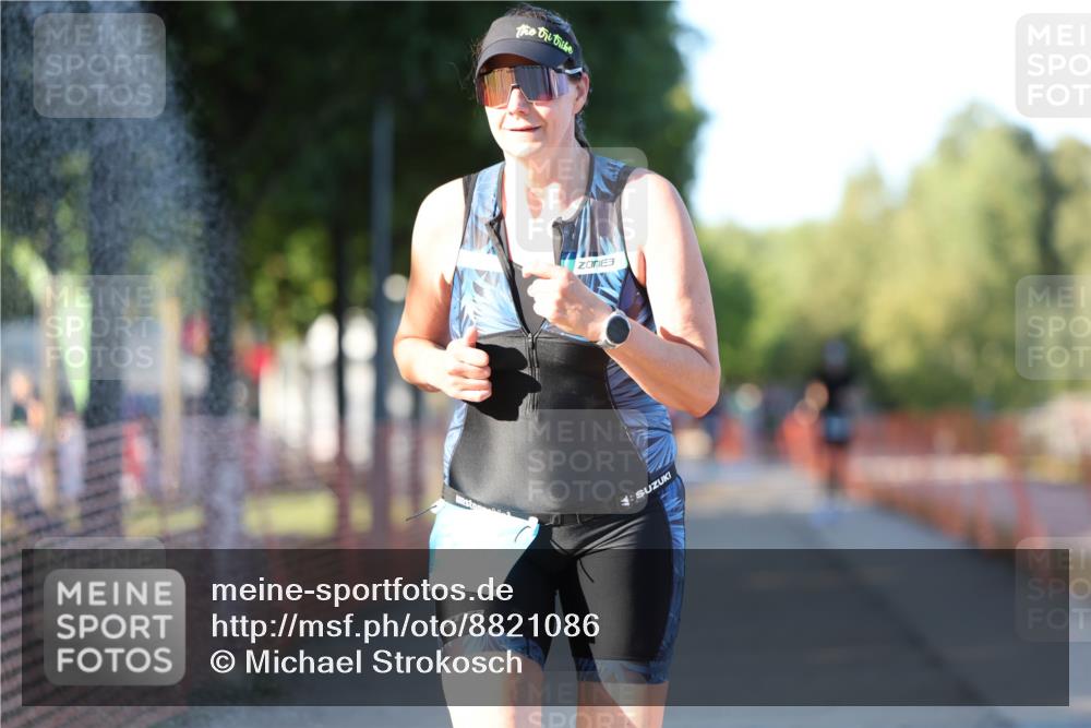 07.09.2025 - 19. Norderstedt Triathlon Michael Strokosch http://msf.ph/oto/8821086 07.09.2025 16:59:35 Laufen 923, 1045, 1568 meine-sportfotos.de