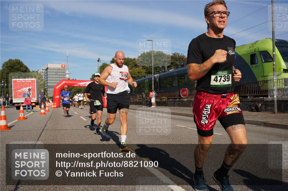 07.09.2025 - BARMER Alsterlauf Yannick Fuchs http://msf.ph/oto/8821090 07.09.2025 09:45:36 Laufen 6127, 5156, 36, 4739, 214 meine-sportfotos.de