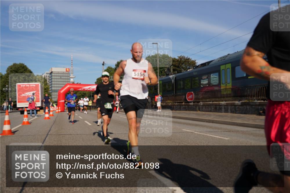 07.09.2025 - BARMER Alsterlauf Yannick Fuchs http://msf.ph/oto/8821098 07.09.2025 09:45:36 Laufen 5156 meine-sportfotos.de