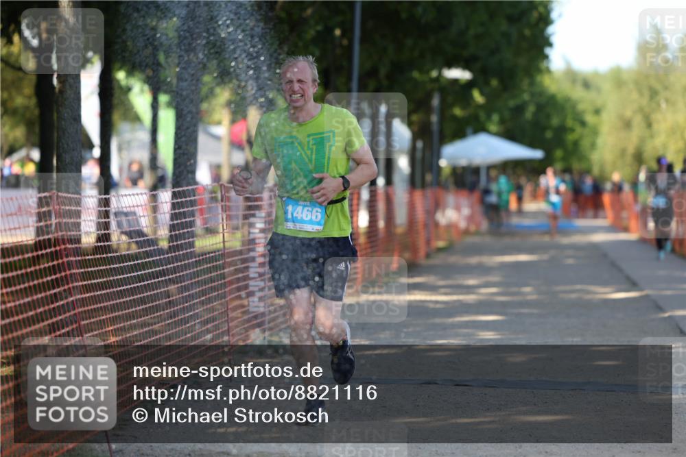 07.09.2025 - 19. Norderstedt Triathlon Michael Strokosch http://msf.ph/oto/8821116 07.09.2025 15:54:33 Laufen 1466 meine-sportfotos.de