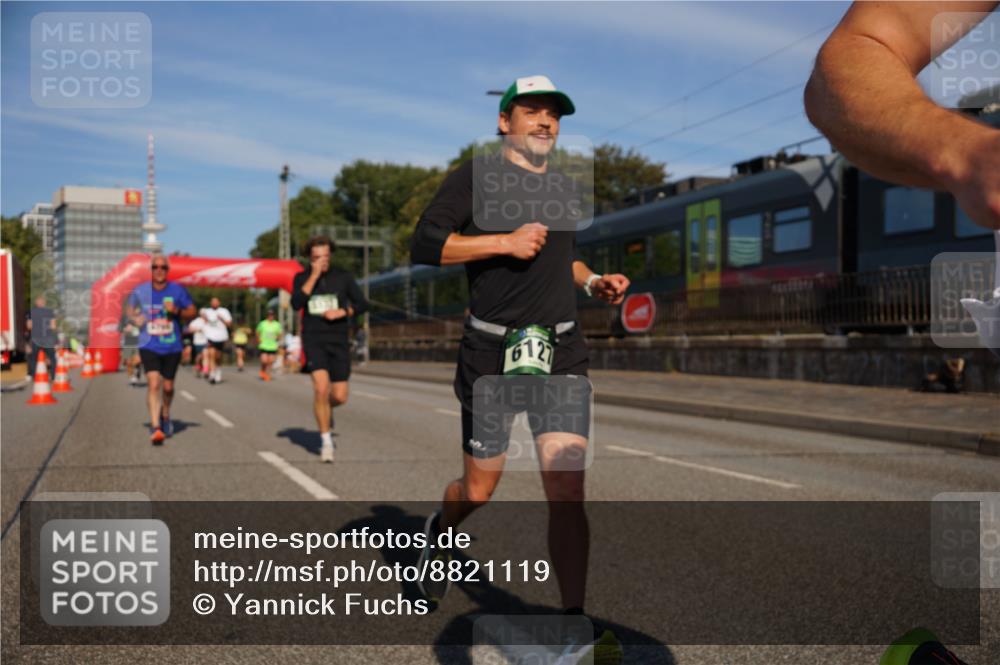 07.09.2025 - BARMER Alsterlauf Yannick Fuchs http://msf.ph/oto/8821119 07.09.2025 09:45:37 Laufen 6127 meine-sportfotos.de