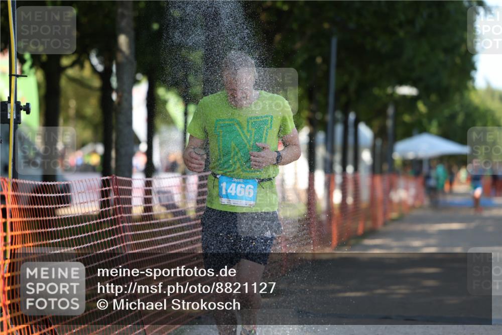 07.09.2025 - 19. Norderstedt Triathlon Michael Strokosch http://msf.ph/oto/8821127 07.09.2025 15:54:34 Laufen 1414, 1466 meine-sportfotos.de