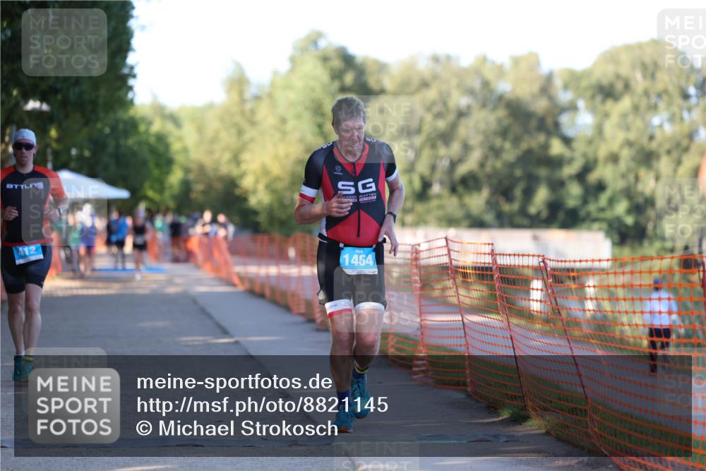 07.09.2025 - 19. Norderstedt Triathlon Michael Strokosch http://msf.ph/oto/8821145 07.09.2025 17:00:06 Laufen 412, 894, 1423, 1464 meine-sportfotos.de
