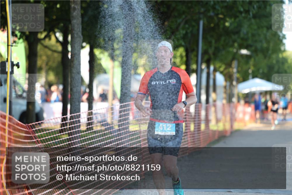 07.09.2025 - 19. Norderstedt Triathlon Michael Strokosch http://msf.ph/oto/8821159 07.09.2025 17:00:09 Laufen 412, 1423, 1464 meine-sportfotos.de