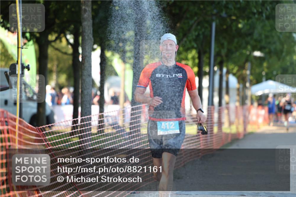 07.09.2025 - 19. Norderstedt Triathlon Michael Strokosch http://msf.ph/oto/8821161 07.09.2025 17:00:09 Laufen 412, 1423, 1464 meine-sportfotos.de