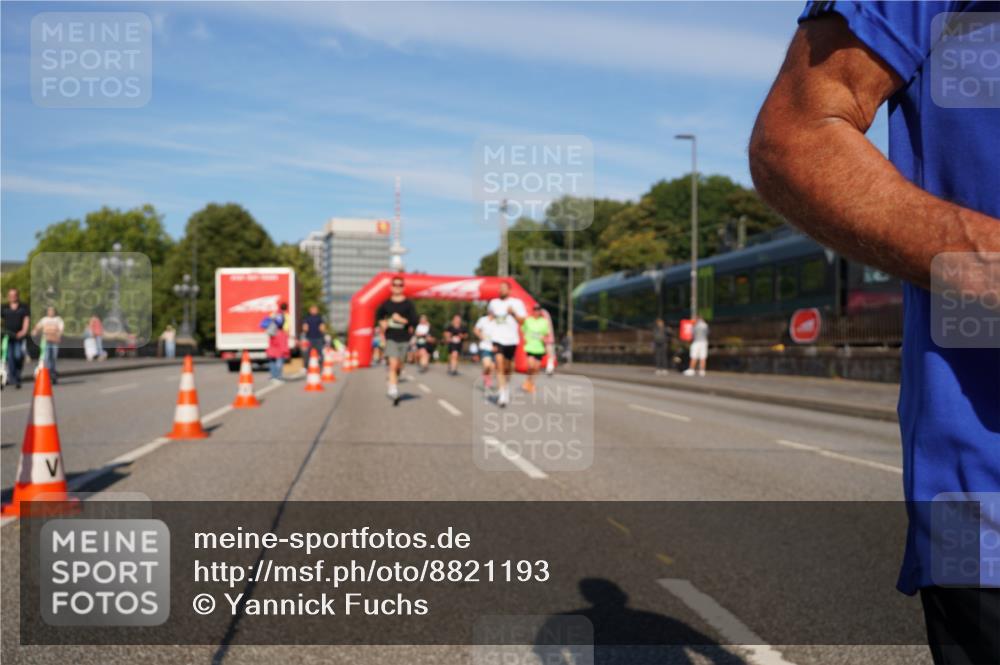 07.09.2025 - BARMER Alsterlauf Yannick Fuchs http://msf.ph/oto/8821193 07.09.2025 09:45:40 Laufen  meine-sportfotos.de