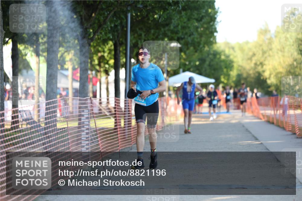 07.09.2025 - 19. Norderstedt Triathlon Michael Strokosch http://msf.ph/oto/8821196 07.09.2025 17:00:30 Laufen 383 meine-sportfotos.de