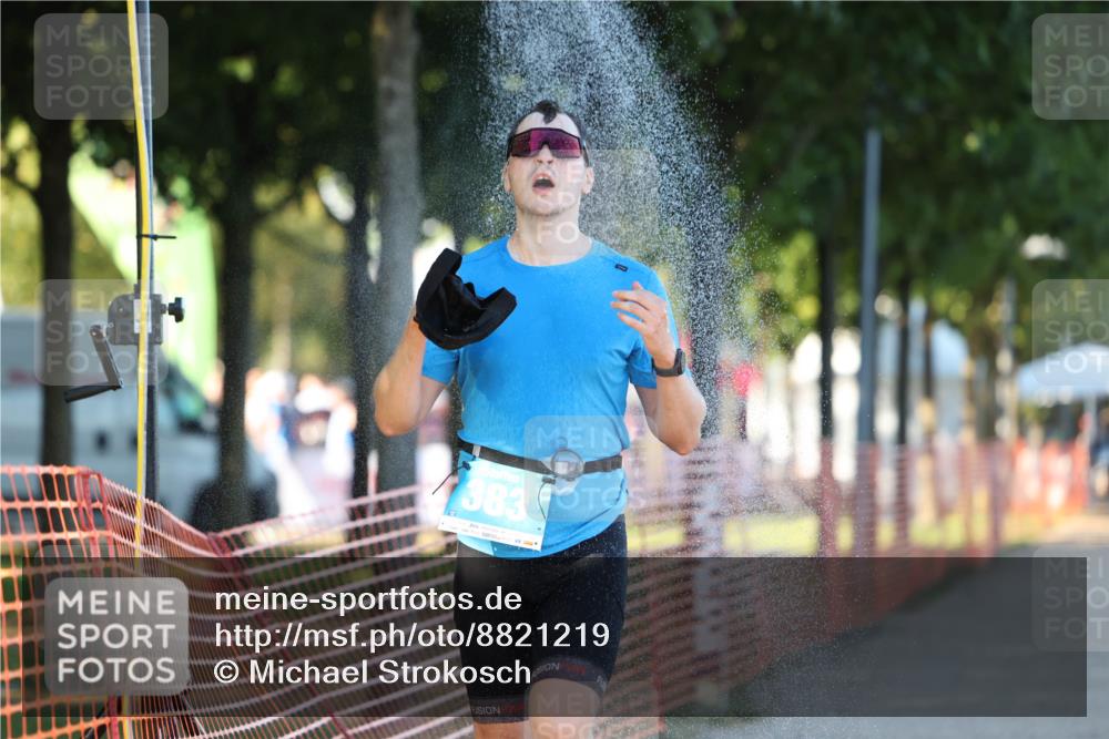 07.09.2025 - 19. Norderstedt Triathlon Michael Strokosch http://msf.ph/oto/8821219 07.09.2025 17:00:33 Laufen 383, 1449 meine-sportfotos.de