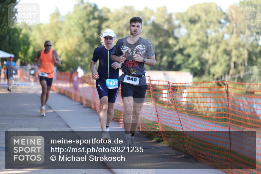 07.09.2025 - 19. Norderstedt Triathlon Michael Strokosch http://msf.ph/oto/8821235 07.09.2025 17:00:46 Laufen 889, 933, 940, 1437 meine-sportfotos.de