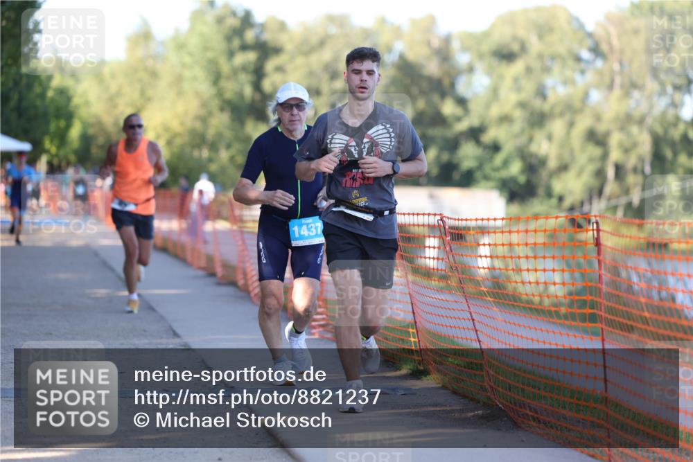 07.09.2025 - 19. Norderstedt Triathlon Michael Strokosch http://msf.ph/oto/8821237 07.09.2025 17:00:46 Laufen 889, 933, 940, 1437 meine-sportfotos.de