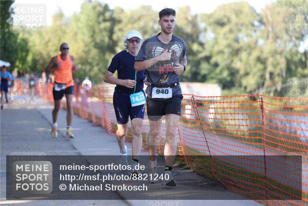 07.09.2025 - 19. Norderstedt Triathlon Michael Strokosch http://msf.ph/oto/8821240 07.09.2025 17:00:46 Laufen 889, 933, 940, 1437 meine-sportfotos.de