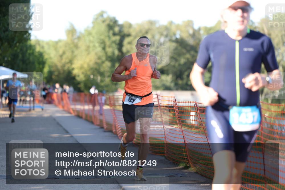 07.09.2025 - 19. Norderstedt Triathlon Michael Strokosch http://msf.ph/oto/8821249 07.09.2025 17:00:49 Laufen 889, 933, 940, 1437 meine-sportfotos.de