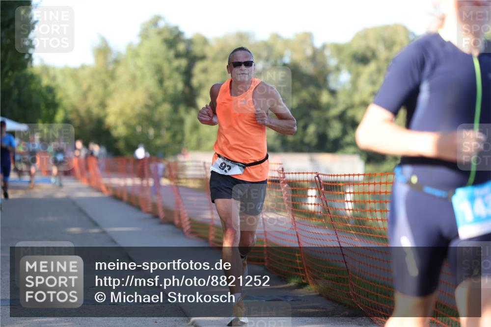 07.09.2025 - 19. Norderstedt Triathlon Michael Strokosch http://msf.ph/oto/8821252 07.09.2025 17:00:49 Laufen 889, 933, 940, 1437 meine-sportfotos.de