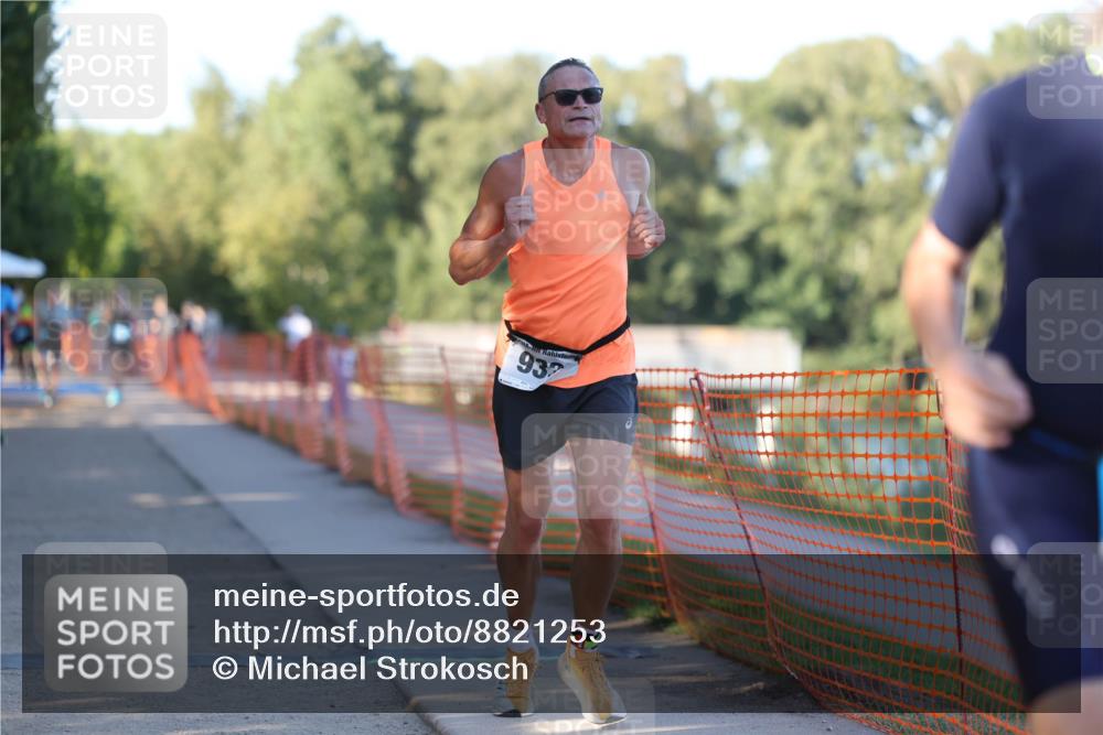 07.09.2025 - 19. Norderstedt Triathlon Michael Strokosch http://msf.ph/oto/8821253 07.09.2025 17:00:49 Laufen 889, 933, 940, 1437 meine-sportfotos.de