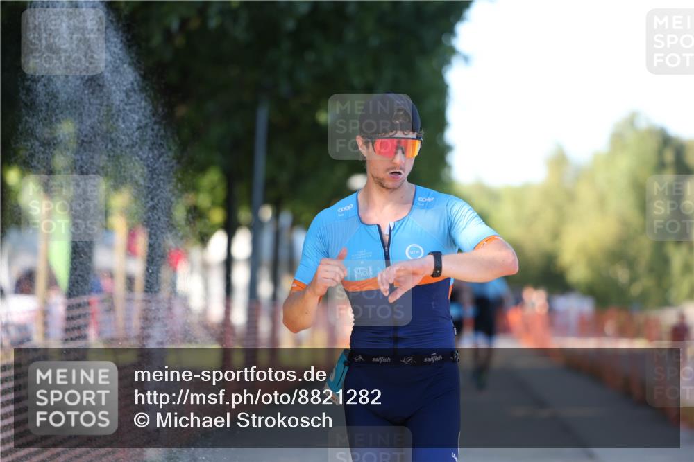 07.09.2025 - 19. Norderstedt Triathlon Michael Strokosch http://msf.ph/oto/8821282 07.09.2025 17:00:57 Laufen 883, 918 meine-sportfotos.de