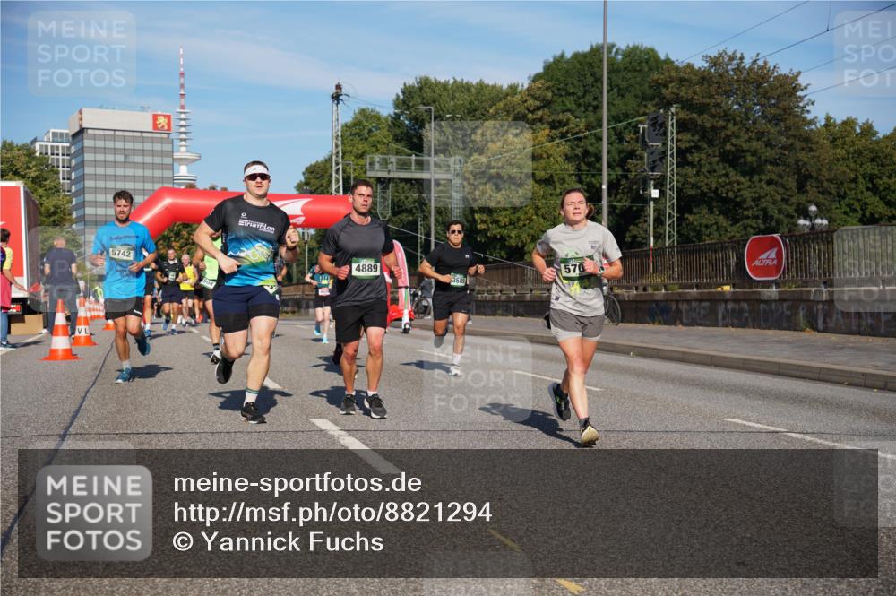 07.09.2025 - BARMER Alsterlauf Yannick Fuchs http://msf.ph/oto/8821294 07.09.2025 09:45:52 Laufen 5742, 570, 4889, 3589 meine-sportfotos.de