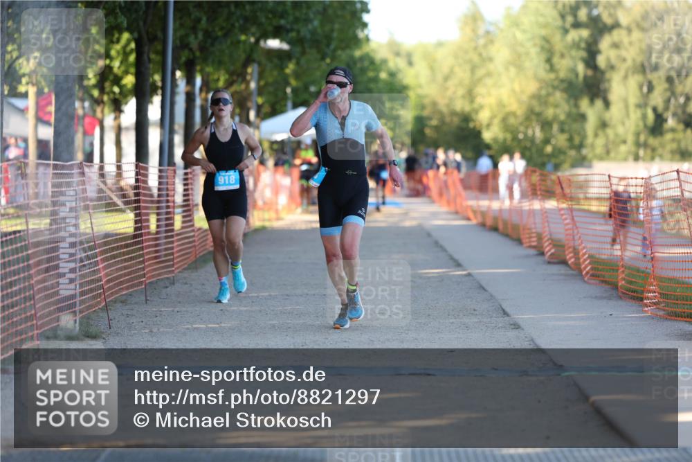 07.09.2025 - 19. Norderstedt Triathlon Michael Strokosch http://msf.ph/oto/8821297 07.09.2025 17:01:01 Laufen 883, 918 meine-sportfotos.de