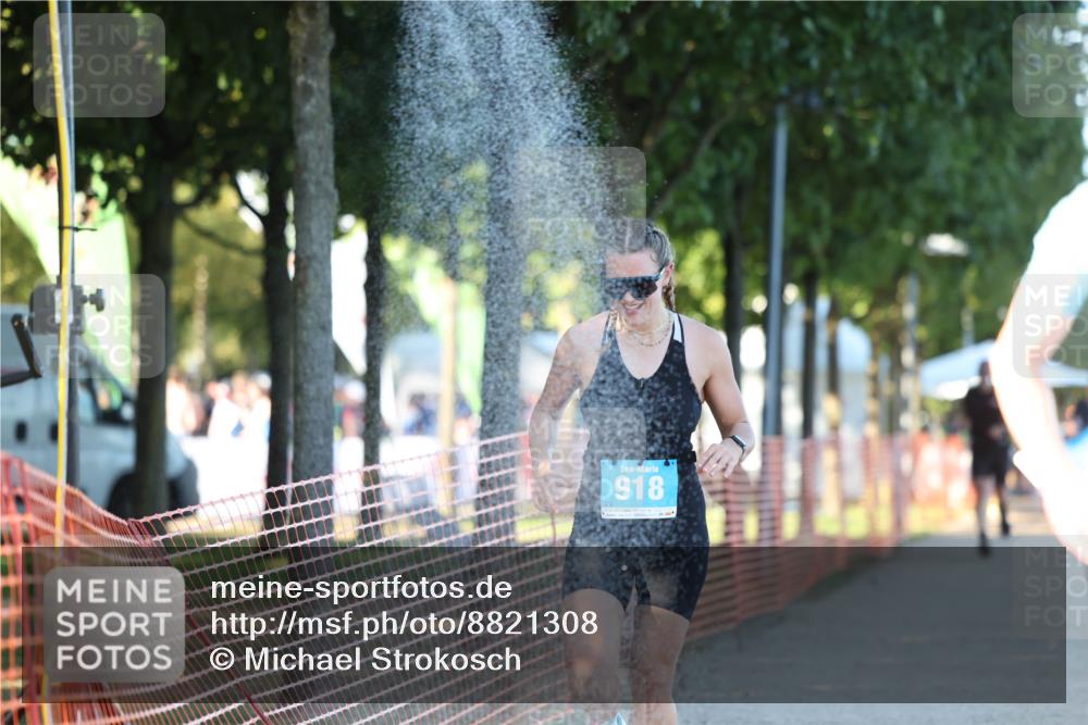 07.09.2025 - 19. Norderstedt Triathlon Michael Strokosch http://msf.ph/oto/8821308 07.09.2025 17:01:04 Laufen 883, 918, 1448 meine-sportfotos.de