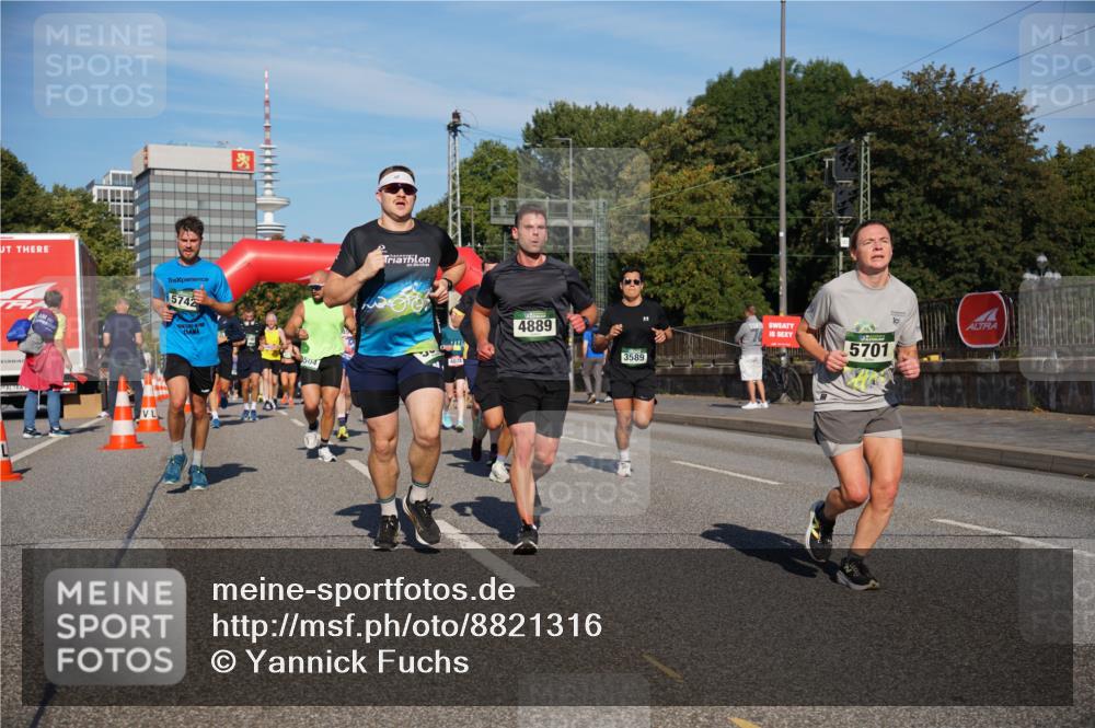 07.09.2025 - BARMER Alsterlauf Yannick Fuchs http://msf.ph/oto/8821316 07.09.2025 09:45:52 Laufen 5742, 504, 4889, 3589, 5701 meine-sportfotos.de
